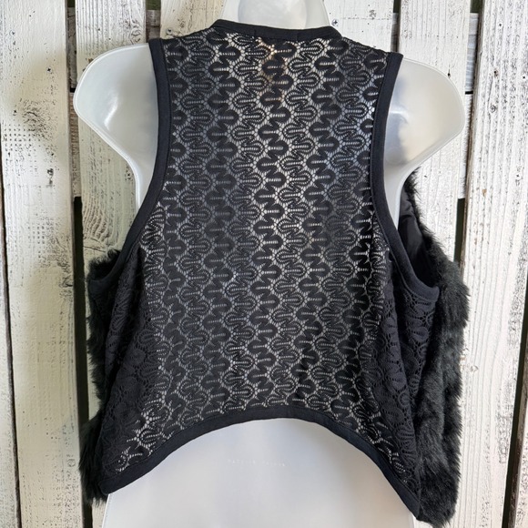 Olsenboye Black Faux Fur Lace Back Vest XL Open Front Goth Glam Whimsy Festive - Picture 4 of 10